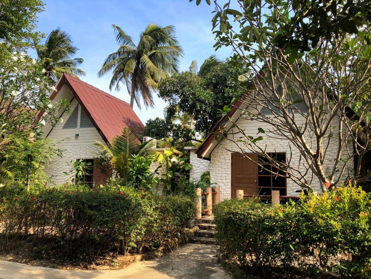 Blue Beach Resort Baanphakrimlay Exterior photo