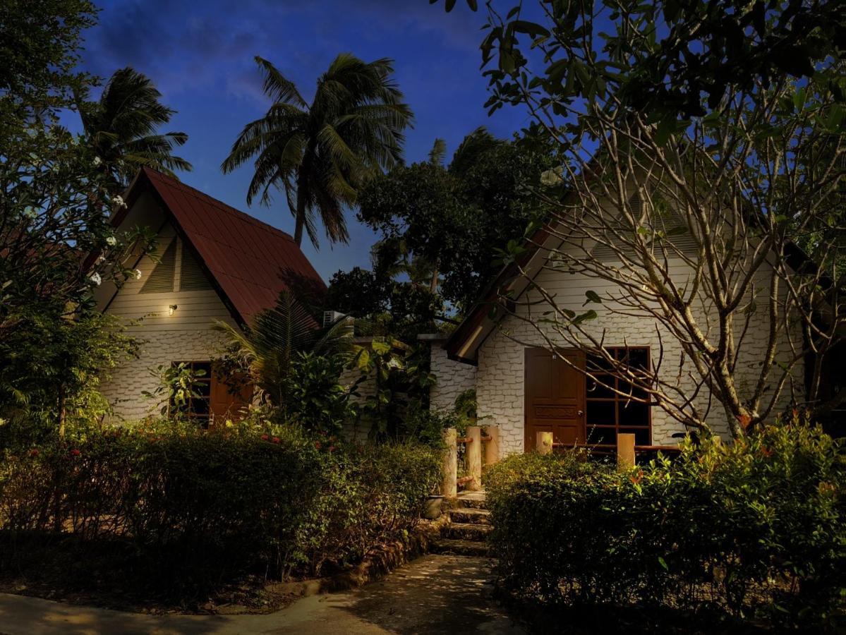 Blue Beach Resort Baanphakrimlay Exterior photo