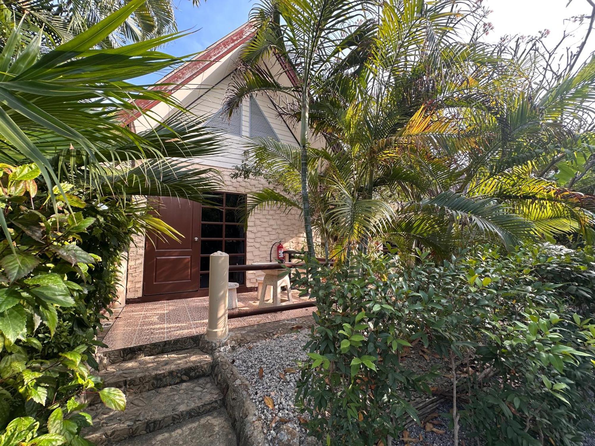 Blue Beach Resort Baanphakrimlay Exterior photo